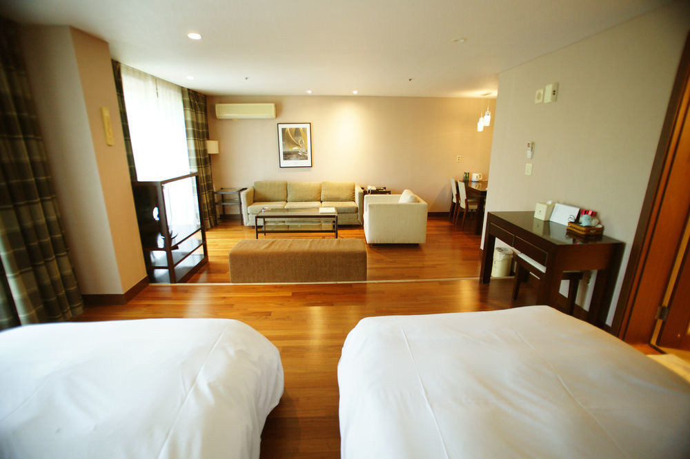 Lake Hills Jeju Resort Seogwipo Exterior foto